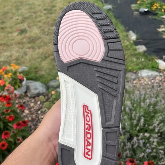 Nike Air Jordan 3 Retro Dark Mocha “Neapolitan” size 9 in women. Dead-stock - Picture 2 of 4